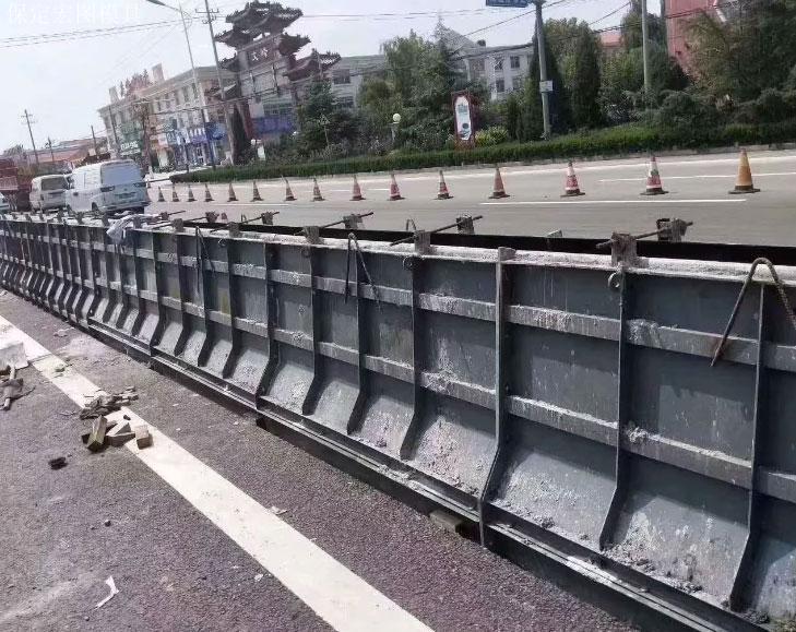 高速公路防撞墙钢模具